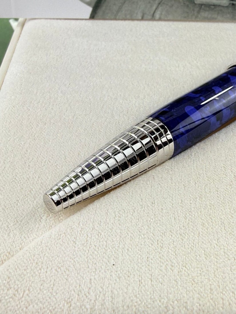 Montblanc Elizabeth Taylor Muses Special Edition Rollerball - 8