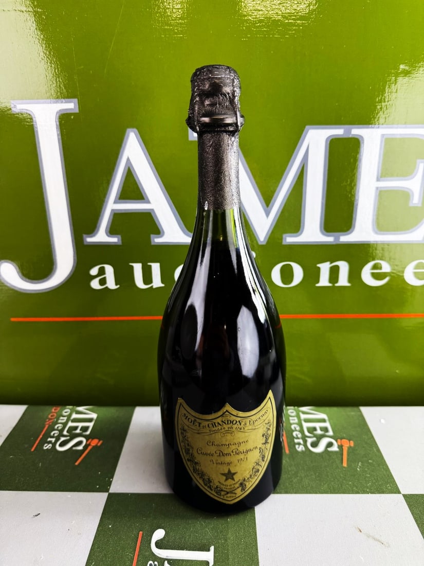 Mot et Chandon, Cuve Dom Perignon Champagne, 1971 Vintage. 50 Year Old Example - 2