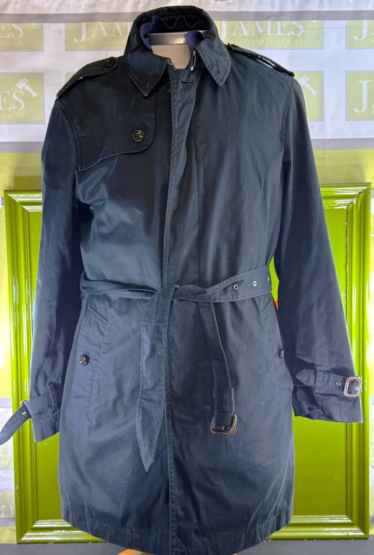 Hackett London Classic Hunters Trench Coat Mac In Navy: Hackett London Classic Hunters Trench Coat Mac In Navy, Size Large.. From a well known premium pre owned retailer who specialises in top quality brand name garments, bags and shoes etc, all items are