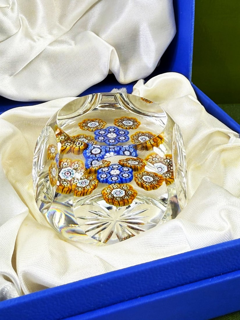 Vintage Scottish Glass Paperweight Circa 60/70`s: Vintage Scottish Glass Paperweight Circa 60/70`s as pictured benefits from a Strathearn original case