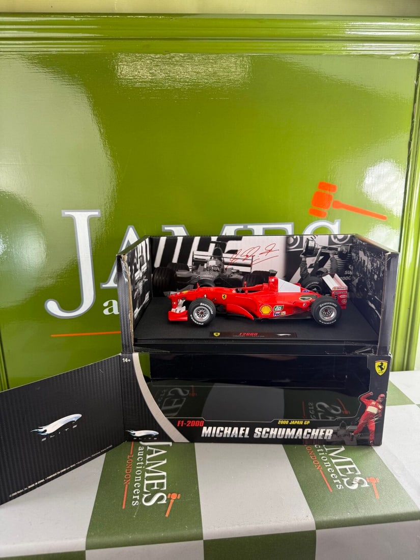 Elite 1:18 M. Schumacher Ferrari Japan 2000 Winner - 2