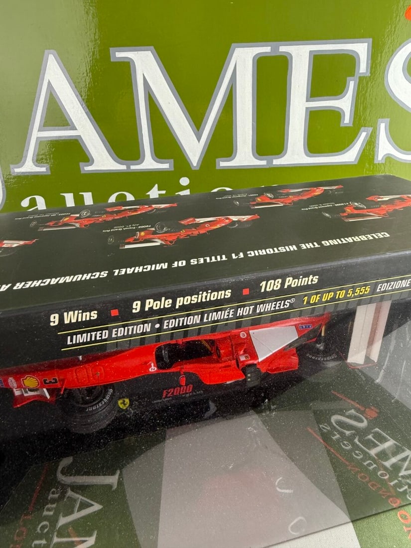 Elite 1:18 M. Schumacher Ferrari Japan 2000 Winner - 6