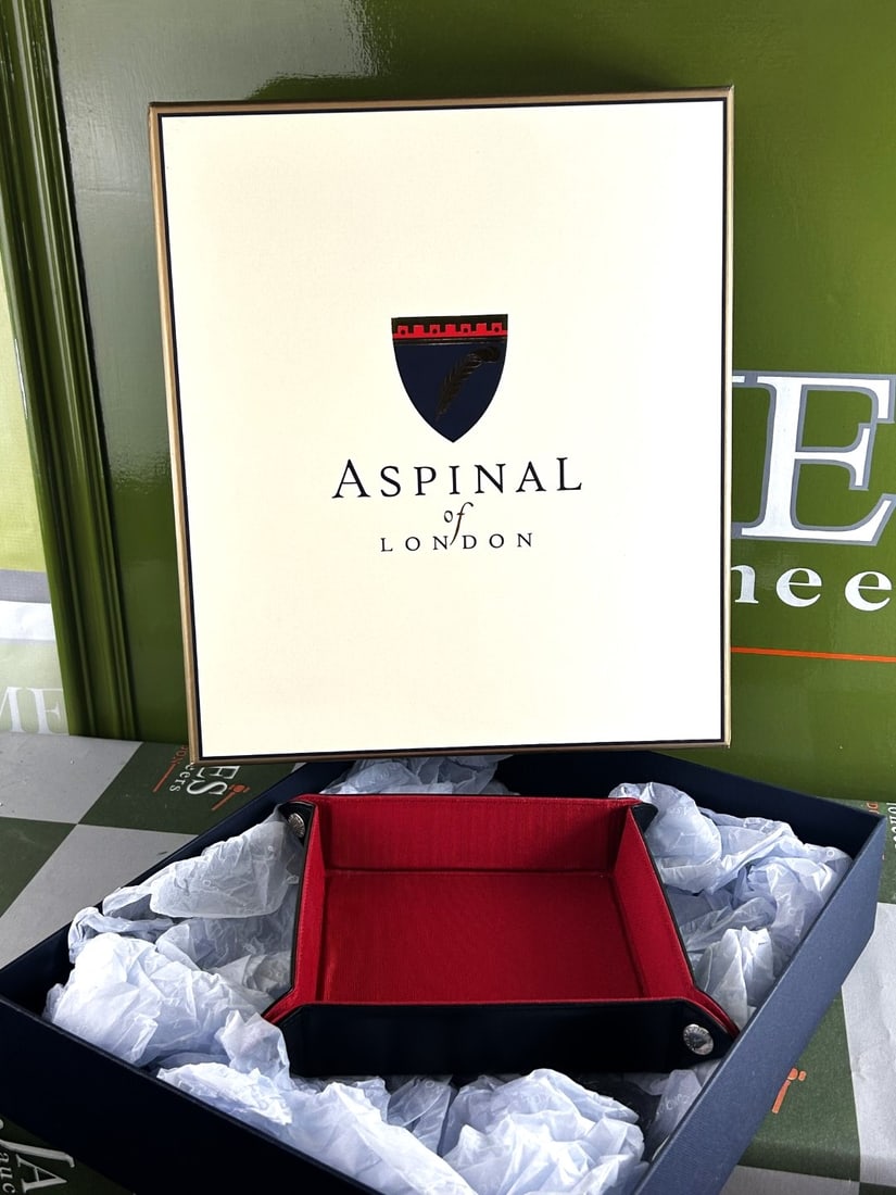 Aspinal of London- Leather Grain Finish Trinket Tray- Unused Example: Aspinal of London- Leather Grain Finish Trinket Tray- Unused Example as pictured with original packaging.