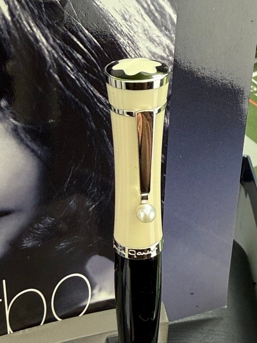 Montblanc Greta Garbo Special Edition Pearl Ballpoint Pen Set. - 5