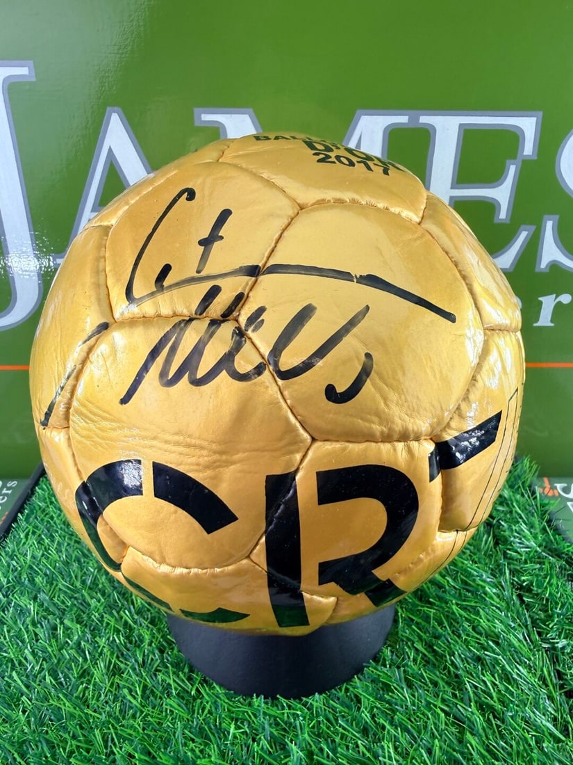Cristiano Ronaldo CR7 Signed Golden Ball Ltd Edition - 2