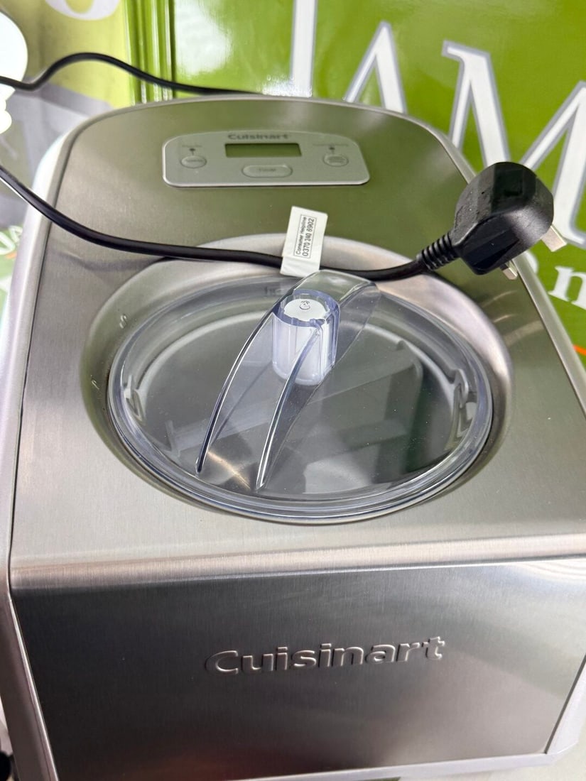 A Commercial /Home Catering Professional Cuisinart Gelato and Ice Cream Maker 1.5L - 2