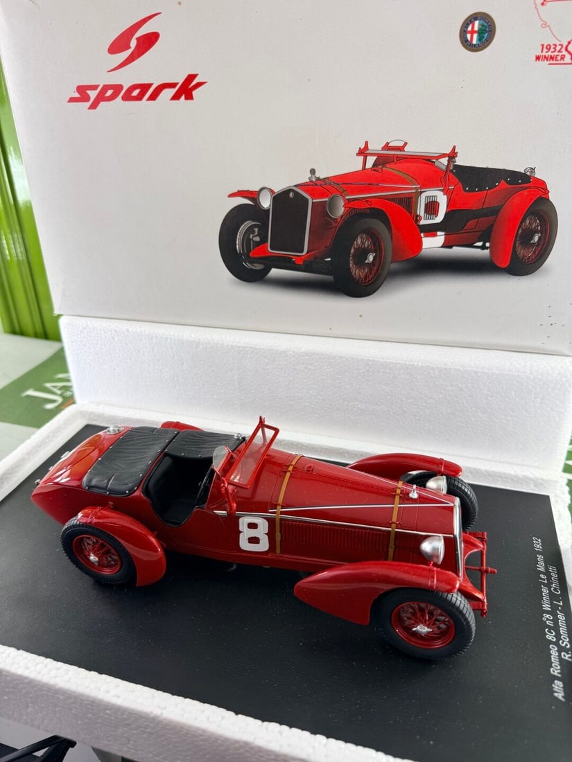 Spark Model (Minimax) 1:18 Scale Alfa Romeo 8C 1932 Le Mans Winner: Spark Model (Minimax) 1:18 Scale 18LM32 Alfa Romeo 8C 