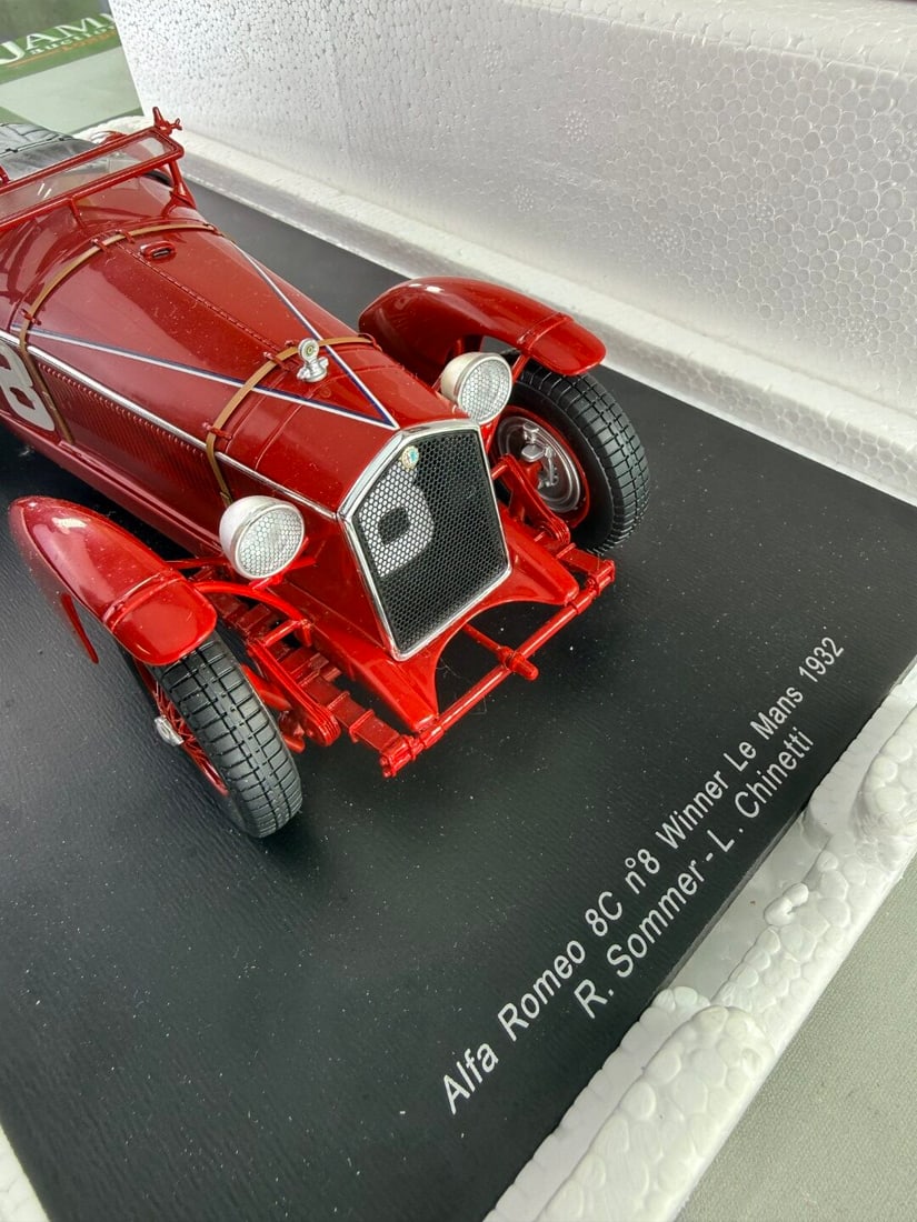 Spark Model (Minimax) 1:18 Scale Alfa Romeo 8C 1932 Le Mans Winner - 3