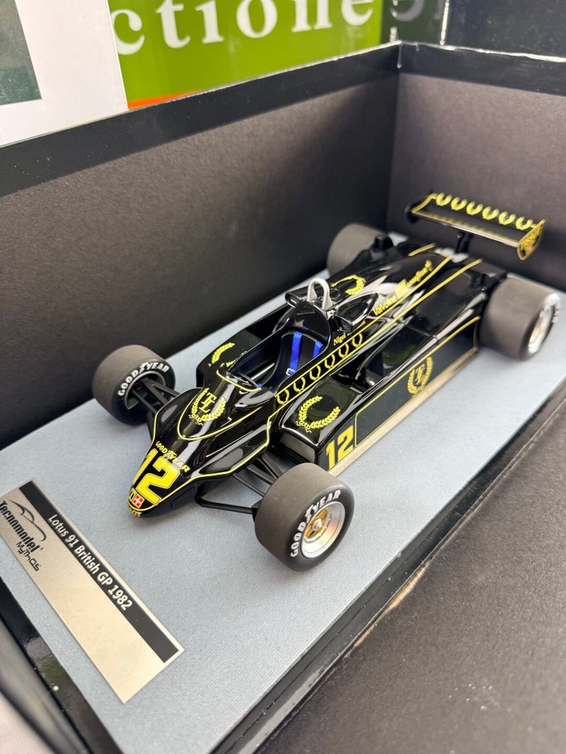 Tecnomodel Mythos Series 1/18 scale Lotus 91 Nigel Mansell British Grand Prix 1982 - 3