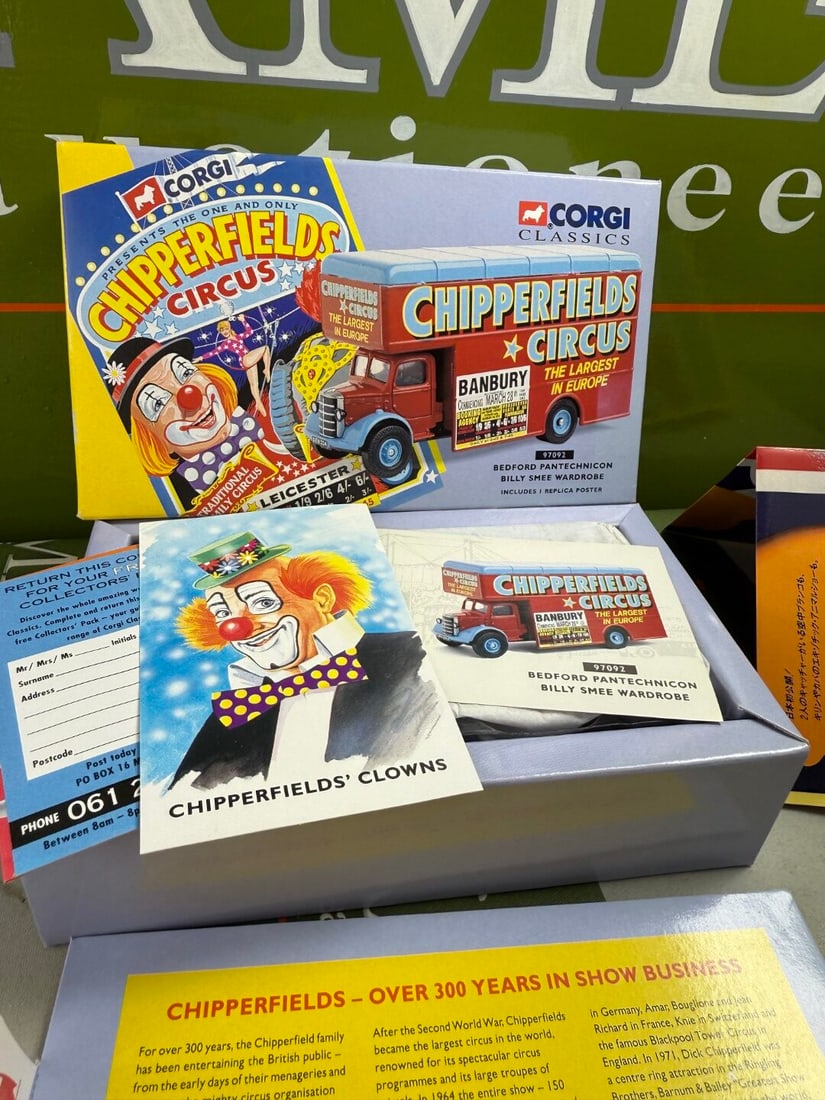 Chipperfields Circus Corgi Classics Collection 97092 Bedfor Billy Dee Truck: Chipperfields Circus Corgi Classics Collection 97092 Bedfor Billy Dee Truck 1:50 Scale, as pictured an unused or displayed example and in original packaging, as new mint example. Understood to of