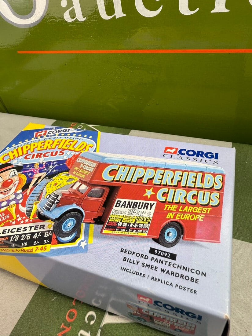 Chipperfields Circus Corgi Classics Collection 97092 Bedfor Billy Dee Truck - 2