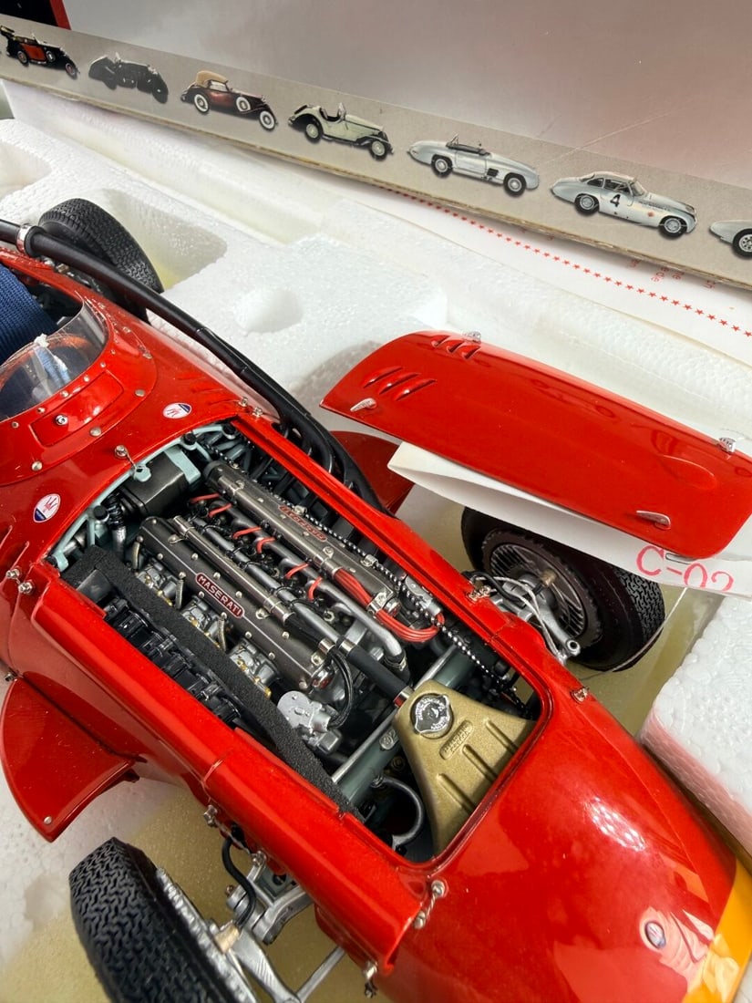 CMC-1:18 Scale Grand Prix Maserati 250F (1957) Grand-Prix-Sieger - 7