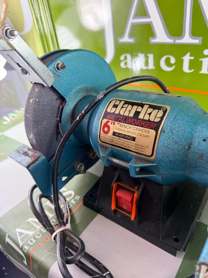 Clarke Table Top 6 Inch Grinder - 2