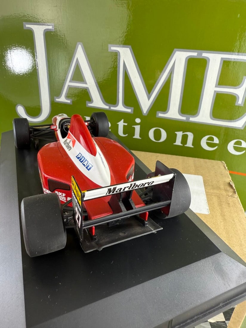 Grand Prix Classics 1:18 Jean Alesi Ferrari 93A 1993 - 3