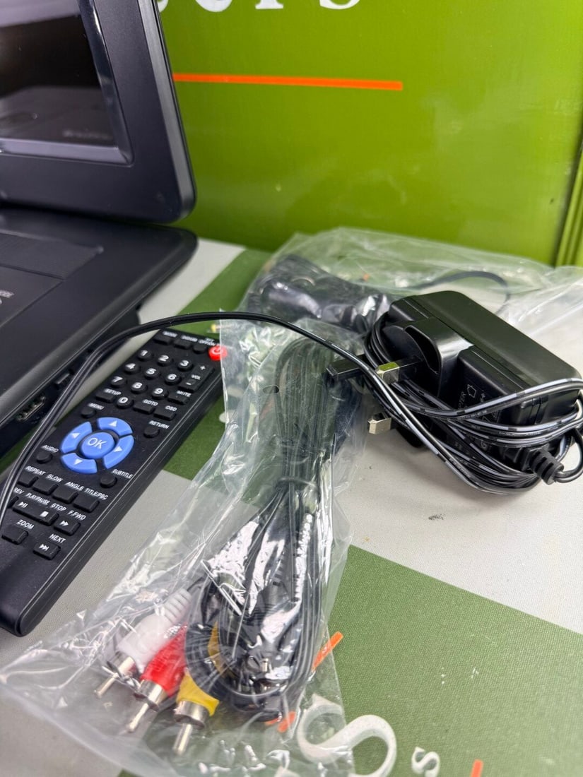 Pumpkin Portable DVD Player Long Battery Life HDMI 14 Inch - 3