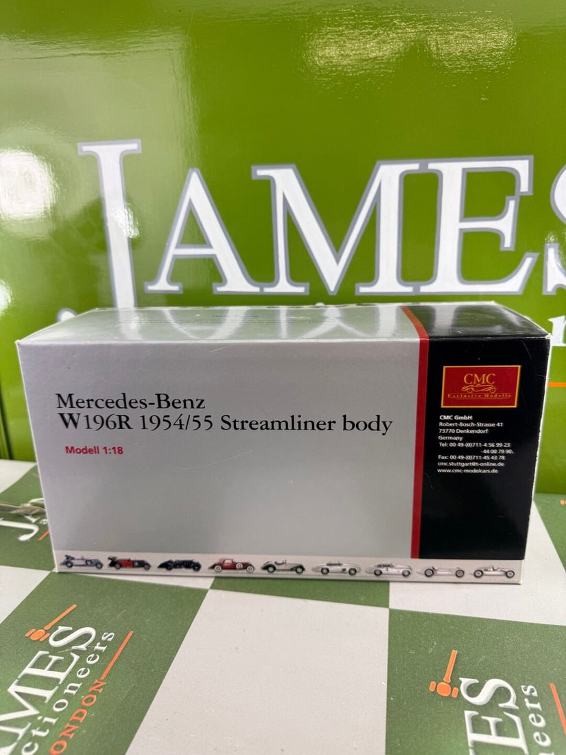 CMC 1:18 Scale M-044 Mercedes-Benz W196R 1954/55 Streamliner Edition - 12