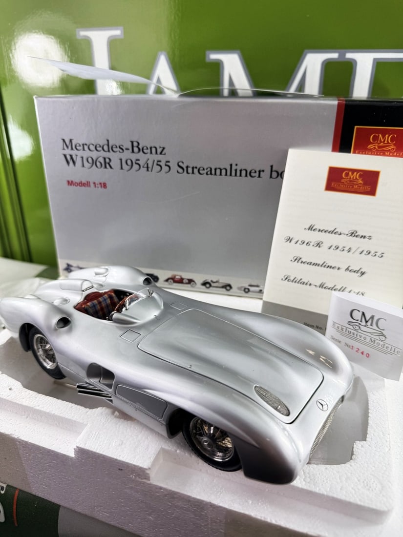 CMC 1:18 Scale M-044 Mercedes-Benz W196R 1954/55 Streamliner Edition: CMC 1:18 Scale M-044 Mercedes-Benz W196R 1954/55 Streamliner-mint example,