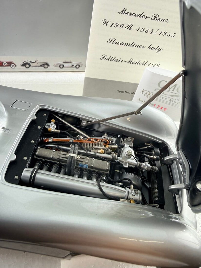 CMC 1:18 Scale M-044 Mercedes-Benz W196R 1954/55 Streamliner Edition - 7