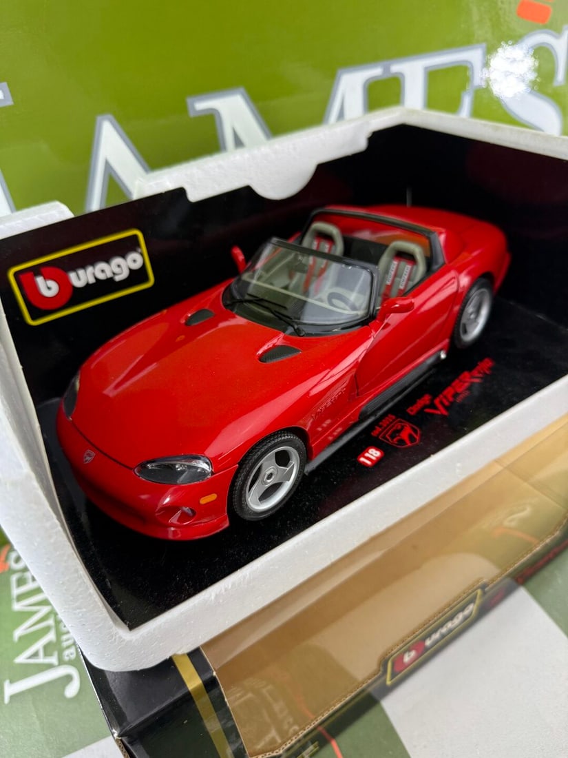 Burago 1: 18 Scale 90`s Super Car Collection Dodge Viper RT/10 1992 - 5