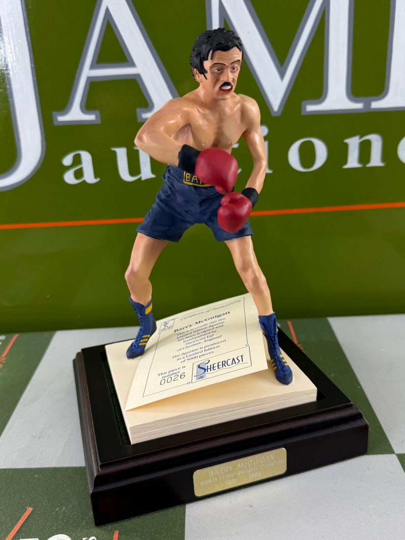 Barry Mcguigan Featherweight Boxing Champion- The Art Of Sport By Endurance Figurine. Sculpted by Da - 2