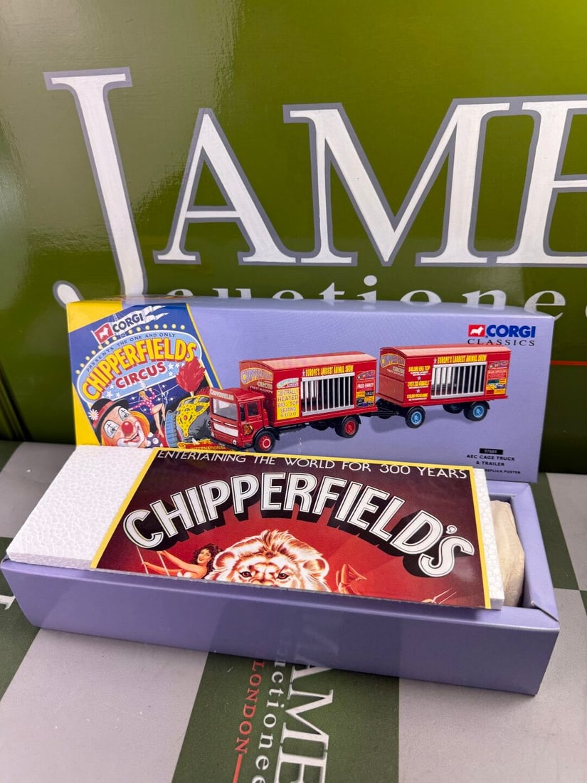Chipperfields Circus Corgi Classics Collection 97889 AEC Cage Truck Truck - 3