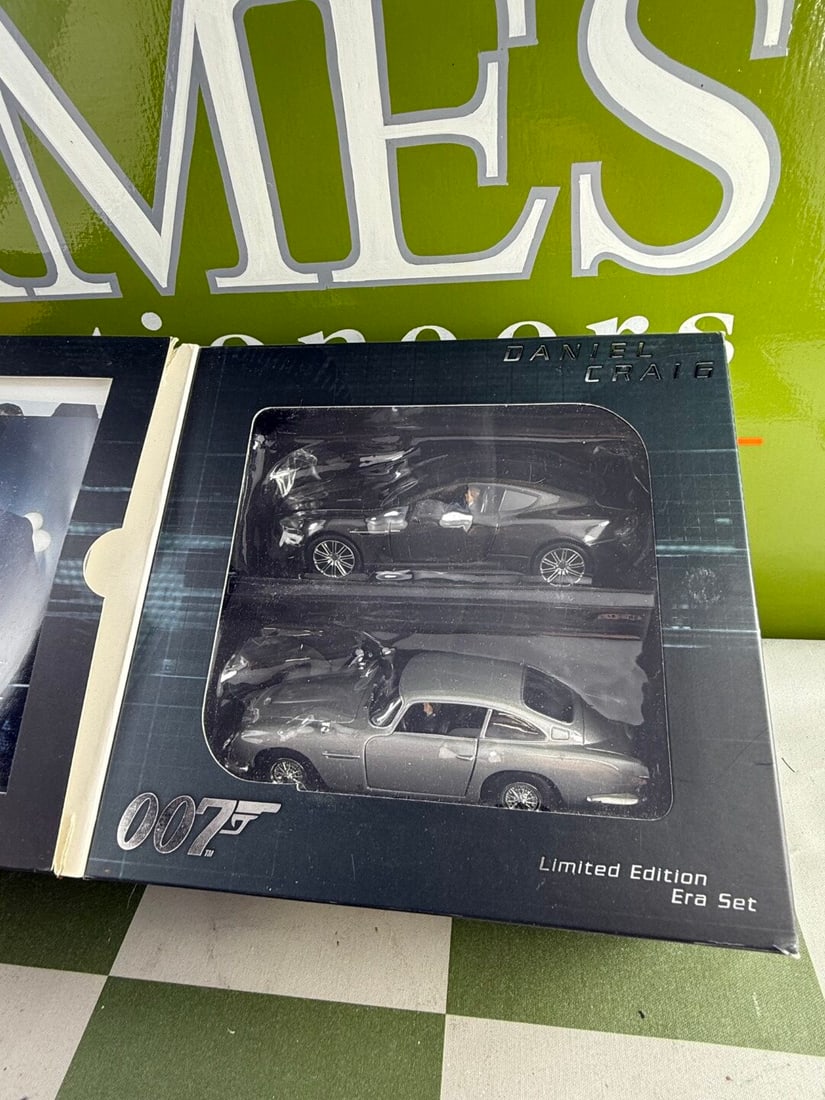 James Bond 007 Daniel Craig Era Ltd Edition Die Cast/Poster Collection - 5