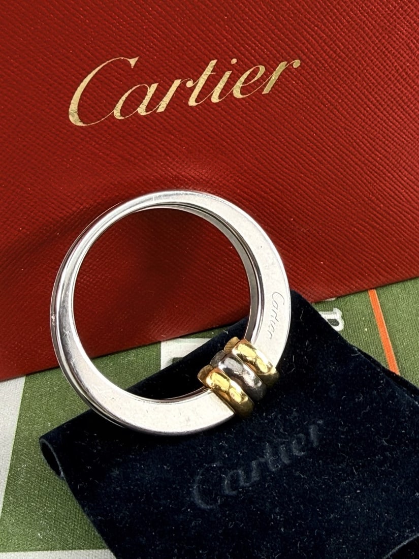 Cartier Paris-Must de Cartier Trinity Vintage Money Clip: Cartier Paris-Must de Cartier Trinity Vintage Silver & Gold Money clip - Three interwoven bands (yellow gold, white gold, rose gold) gold-plated over silver, inspired by the famous Trinity ring