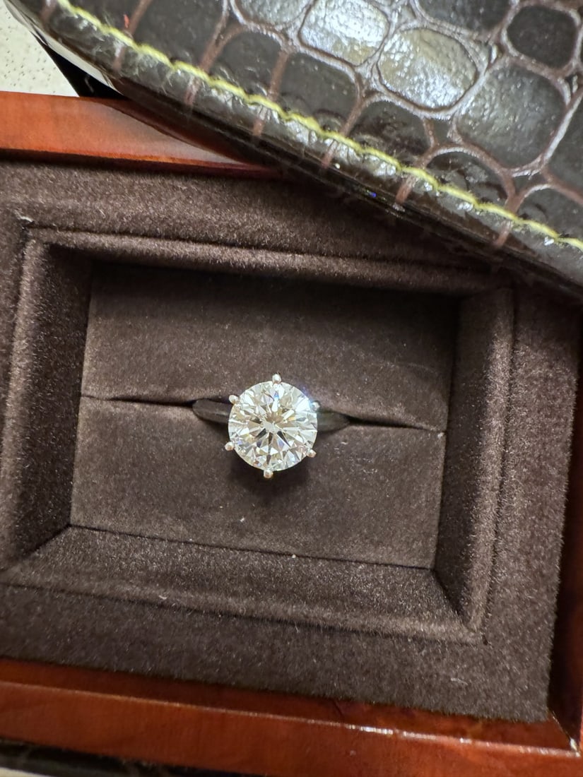A Stunning Ladies 3.61 Carat H Color Vs1-GIA Certificated Diamond & Platinum Mount - 8