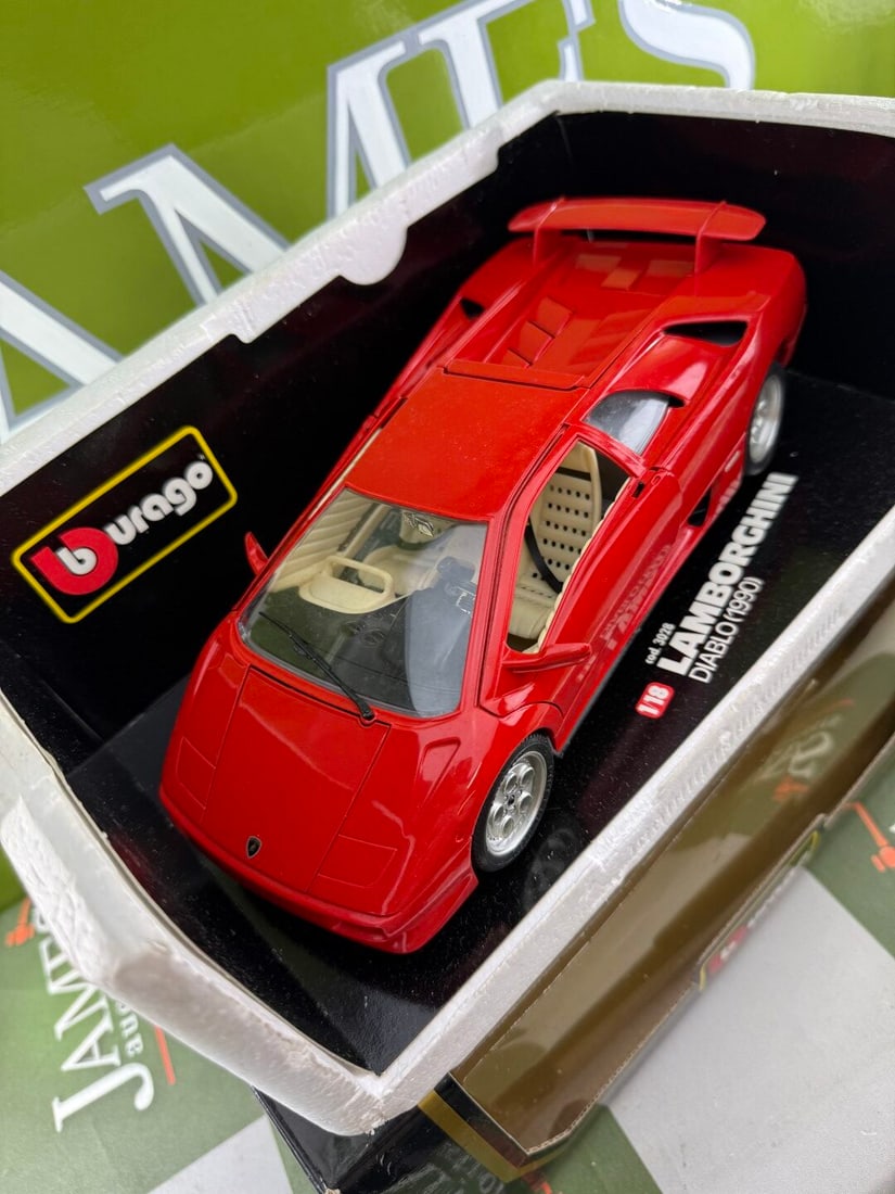 Burago 1:18 Scale 90`s Super Car Collection Lamborghini Diablo 1990 - 4