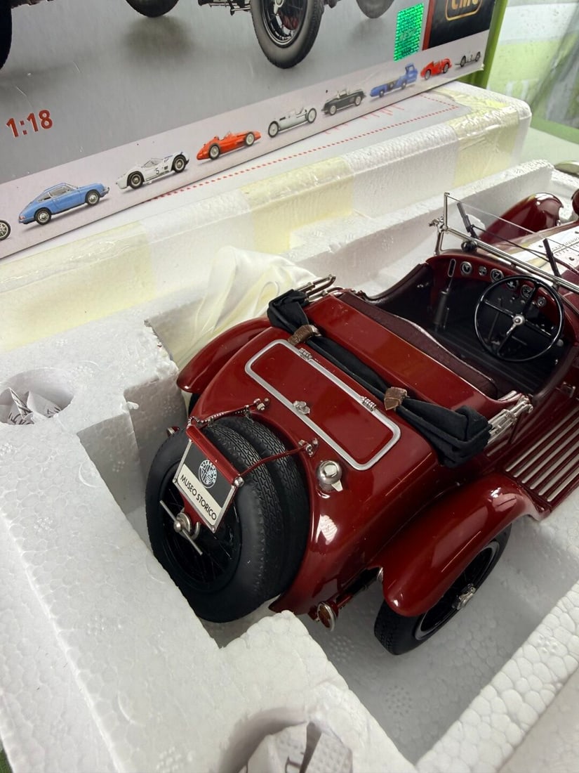CMC 1:18 Scale M-138 Alfa Romeo 6C 1750 Gran Sport 1930 - 7