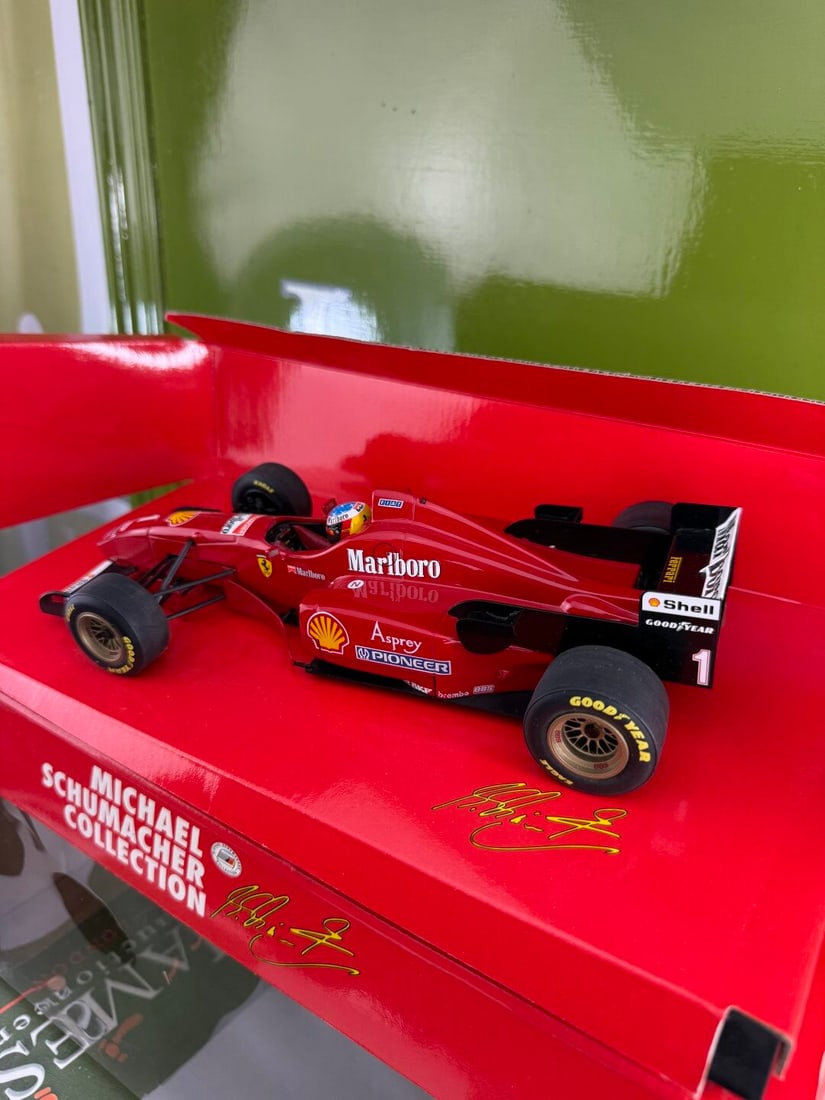 Michael Schumacher 1:18 Collection Ferrari F 310 - 4