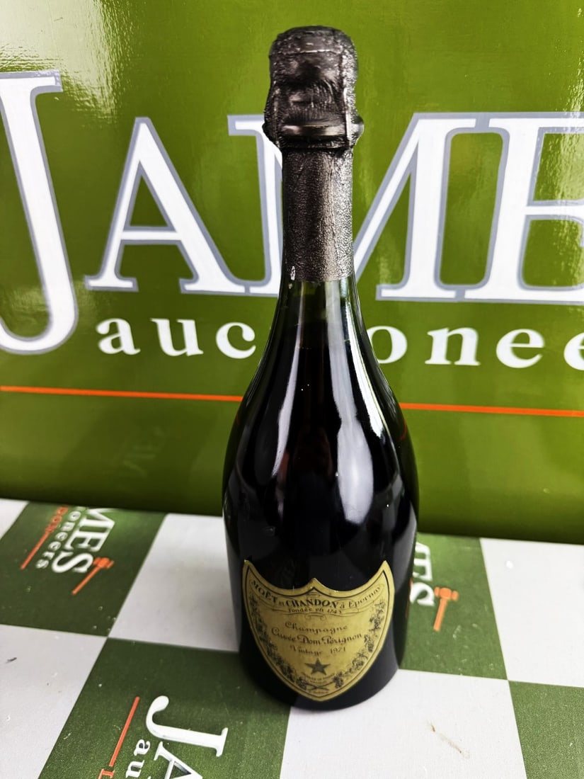 Mot et Chandon, Cuve Dom Perignon Champagne, 1971 Vintage. 50 Year Old Example (1 of 4)