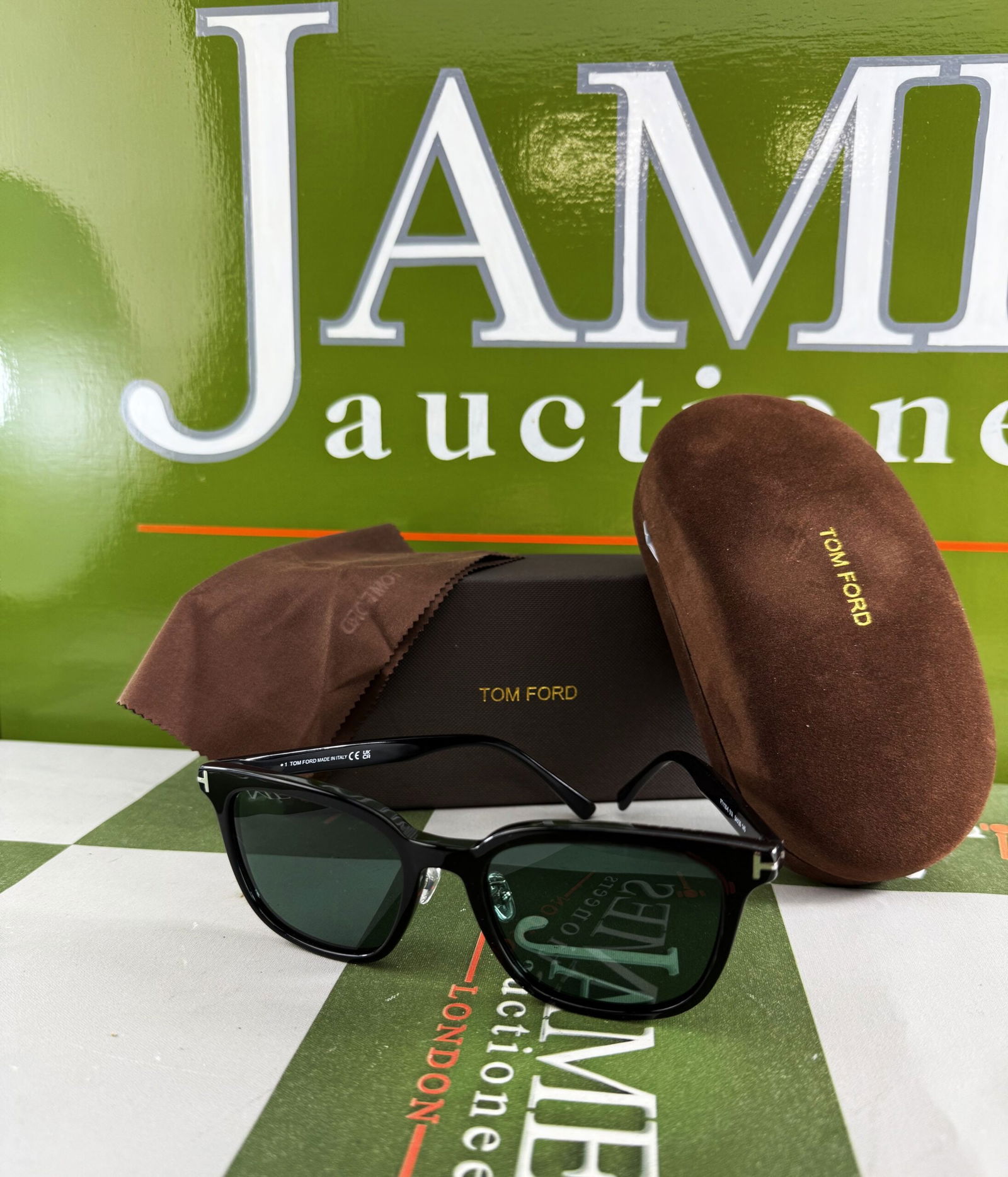 Tom Ford145MM Classic Wayfairer Style Sunglasses: Tom Ford Sunglasses 145MM Classic Wayfairer Style Sunglasses, mint examples ,appear as new. with original packaging as pictured.