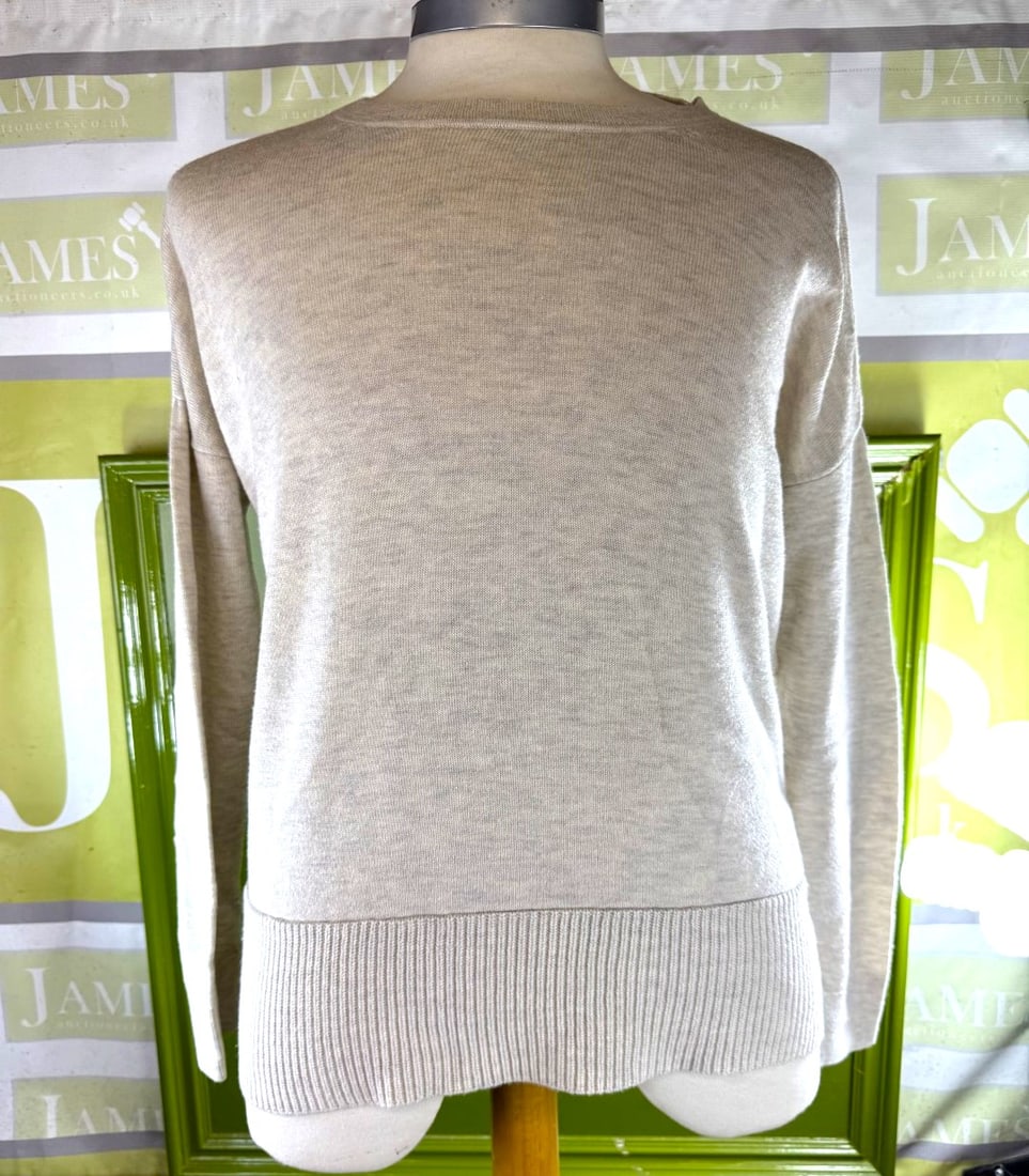The White Company Ladies White Label Thin Summer Jumper: The White Company - Ladies White Label Thin Summer Jumper, size as pictured, from a well known premium pre owned retailer who specialises in top quality brand name garments, bags and shoes etc, all