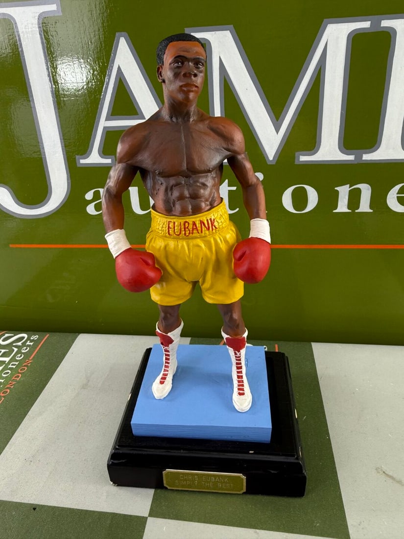 Chris Eubank Middleweight Boxing Champion- The Art Of Sport By Endurance Figurine. Sculpted by Danie: Chris Eubank Middleweight Boxing Champion- The Art Of Sport By Endurance Figurine. Sculpted by Daniel Lovatt-