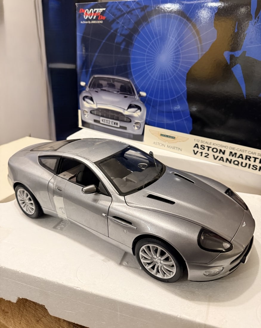 Kyosho-James Bond 007- 1:12 Scale Aston Martin Vanquish - 5