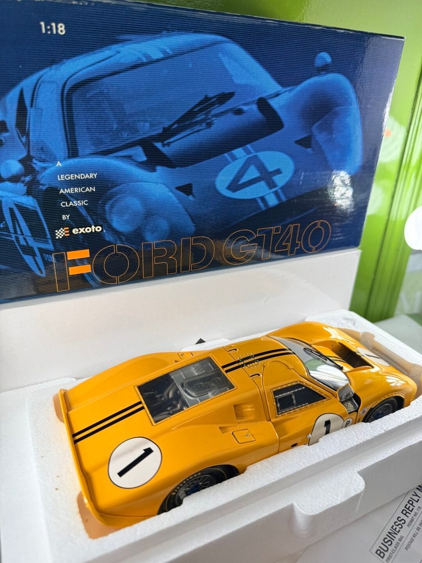 EXOTO 1:18 1967 YELLOW FORD GT #1 MK IV CAR RACING LEGENDS #1 Example - 3
