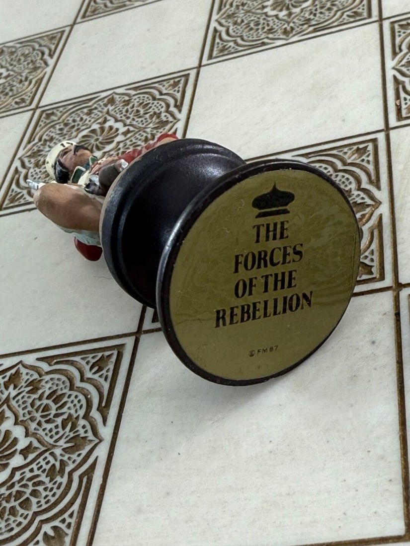 The Raj Hand Painted India-British War 1857 Game Chess With Table - 9