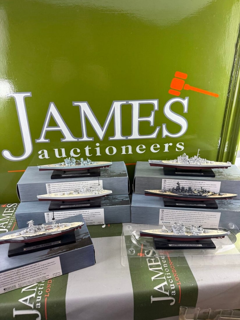 Collection of Atlas Legendary Warships WWII- British Ships: Collection of Atlas Legendary Warships WWII- British Ships- as pictured with original packagaing, understood to of been in storage for many years, 1:1250 scale