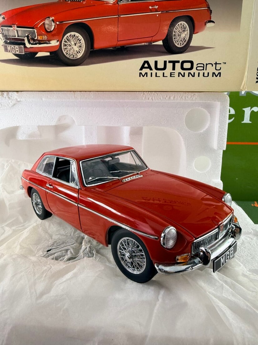 Autoart-1:18 scale MGB GT Coupe Mk II-Mint Example. - 2