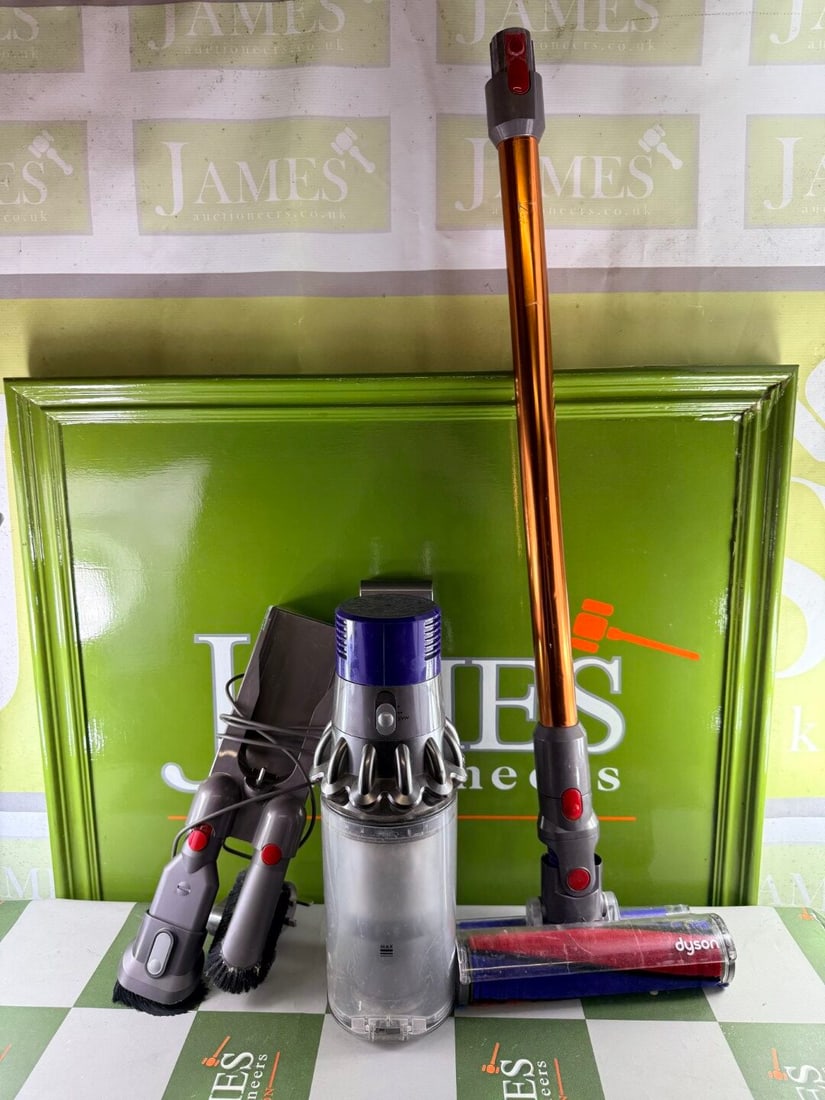 Dyson V10 Animal Cordless Stick Vacuum Cleaner Cyclone Handheld?: Dyson V10 Animal Cordless Stick Vacuum Cleaner Cyclone Handheld- tested example, placed on charge and held good charge and operated for 30 mins without fail. As pictured with wall charger etc.