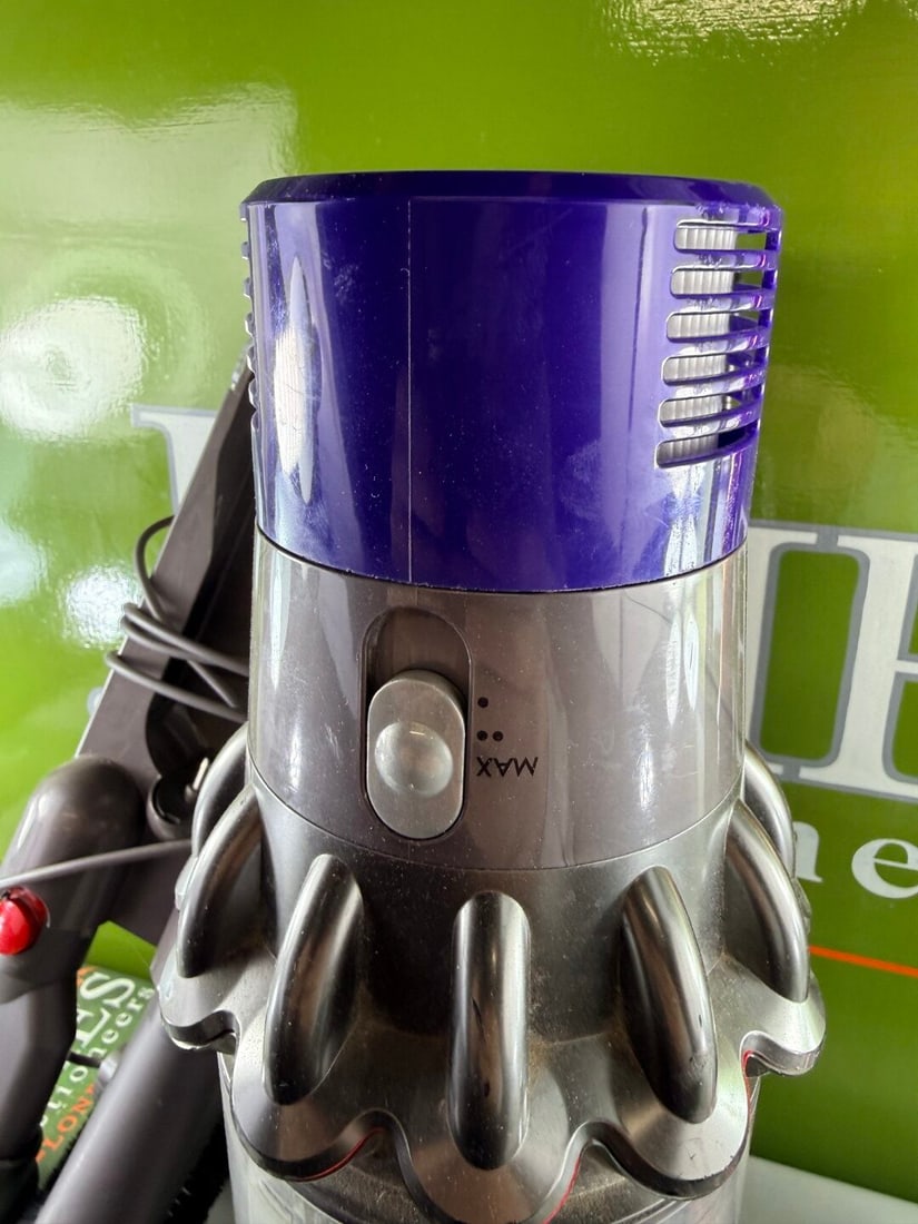 Dyson V10 Animal Cordless Stick Vacuum Cleaner Cyclone Handheld? - 4