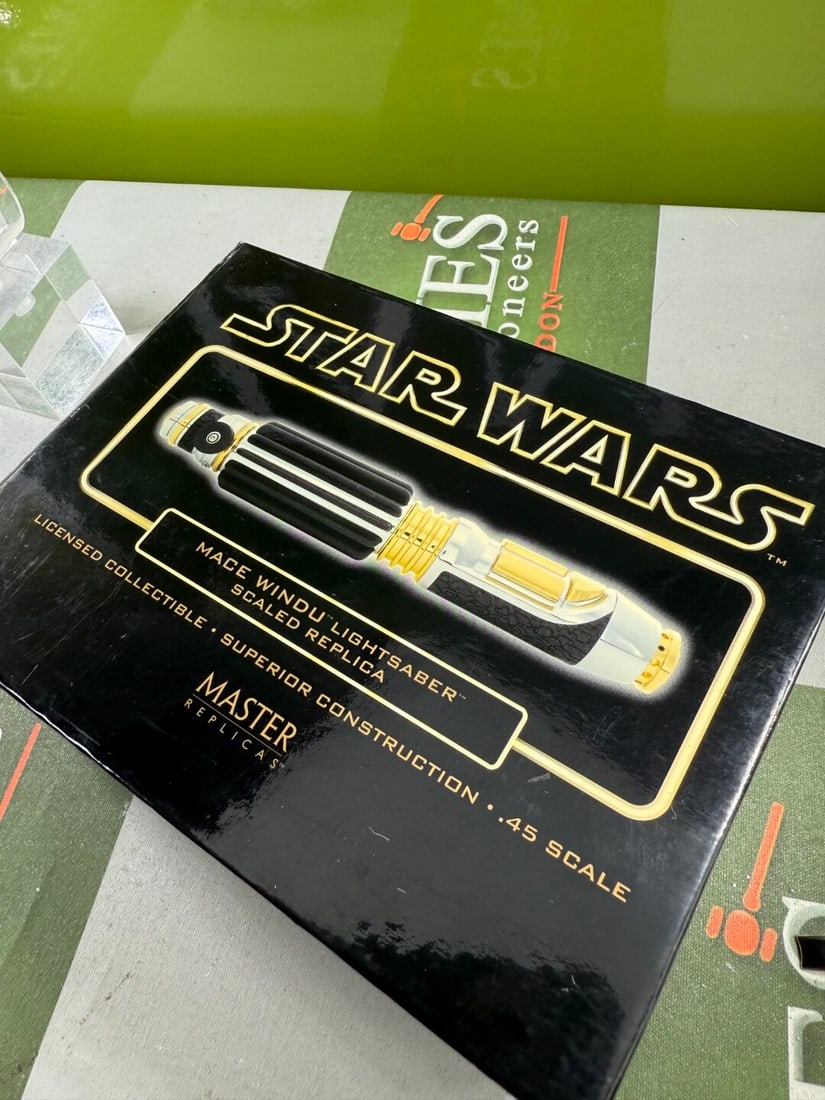 Masters Replica .45 Scale Lightsabre/COA -Mace Windu - 4