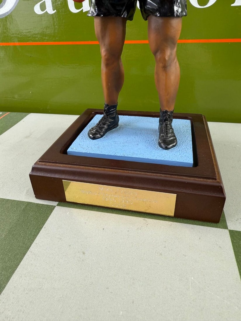 Mike Tyson Heavyweight Boxing Champion The Art Of Sport By Endurance Figurine. Sculpted by Daniel Lo - 5