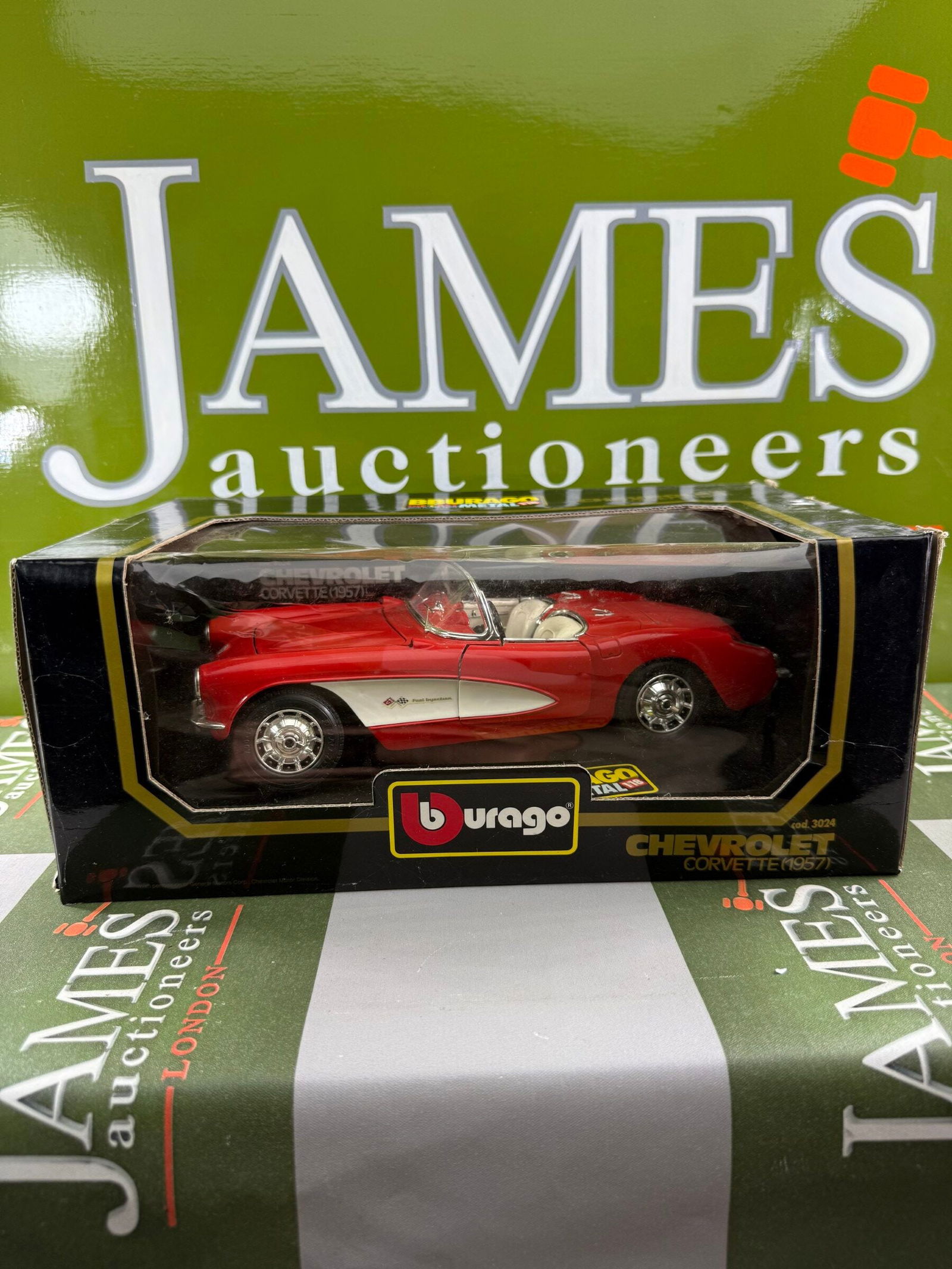 Burago 1:18 Scale Chevrolet Corvette 1957: Burago 1:18 Scale Chevrolet Corvette 1957, as pictured with original packaging/boxes.