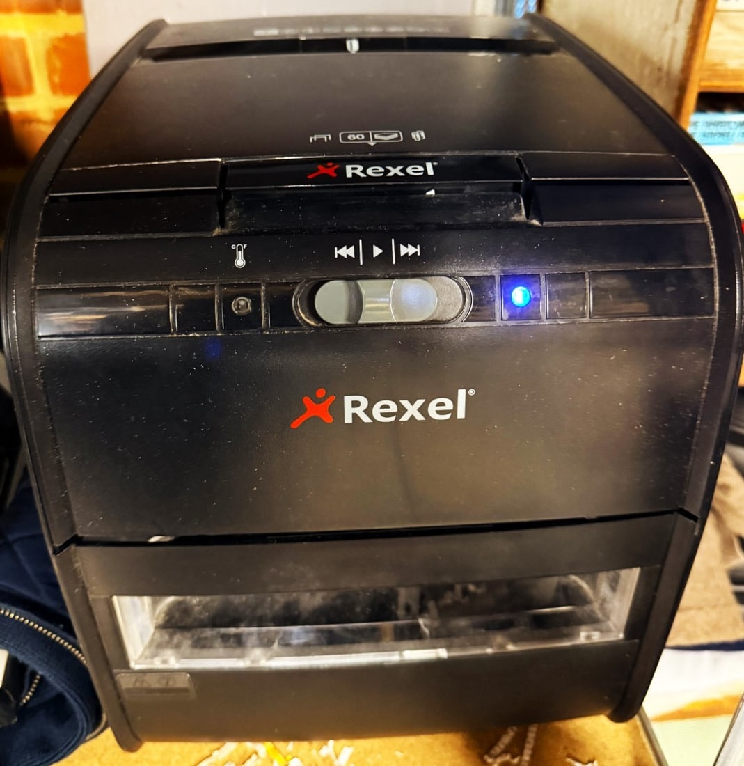 Rexel Paper Shredder: Rexel Paper Shredder
