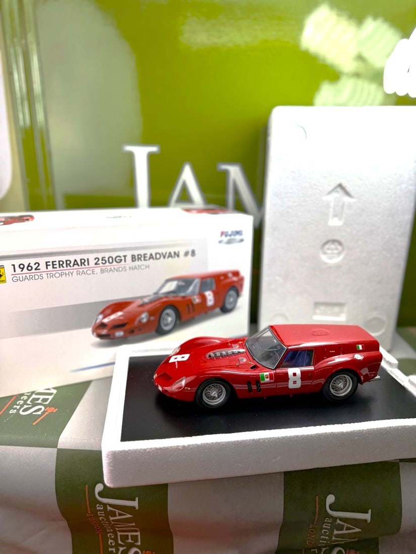 Super Rare-Fujimi 1:18 Scale Resin Collection FJM1218001 1962 Ferrari 250GT Breadvan 8 Guards Trophy - 4