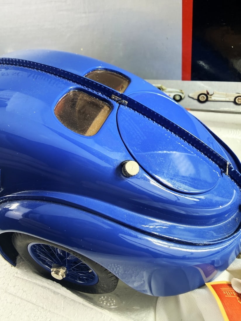 CMC M-083 Bugatti Typ 57 SC Atlantic Coupe 1/18th Scale 1938-V Rare Example. - 6