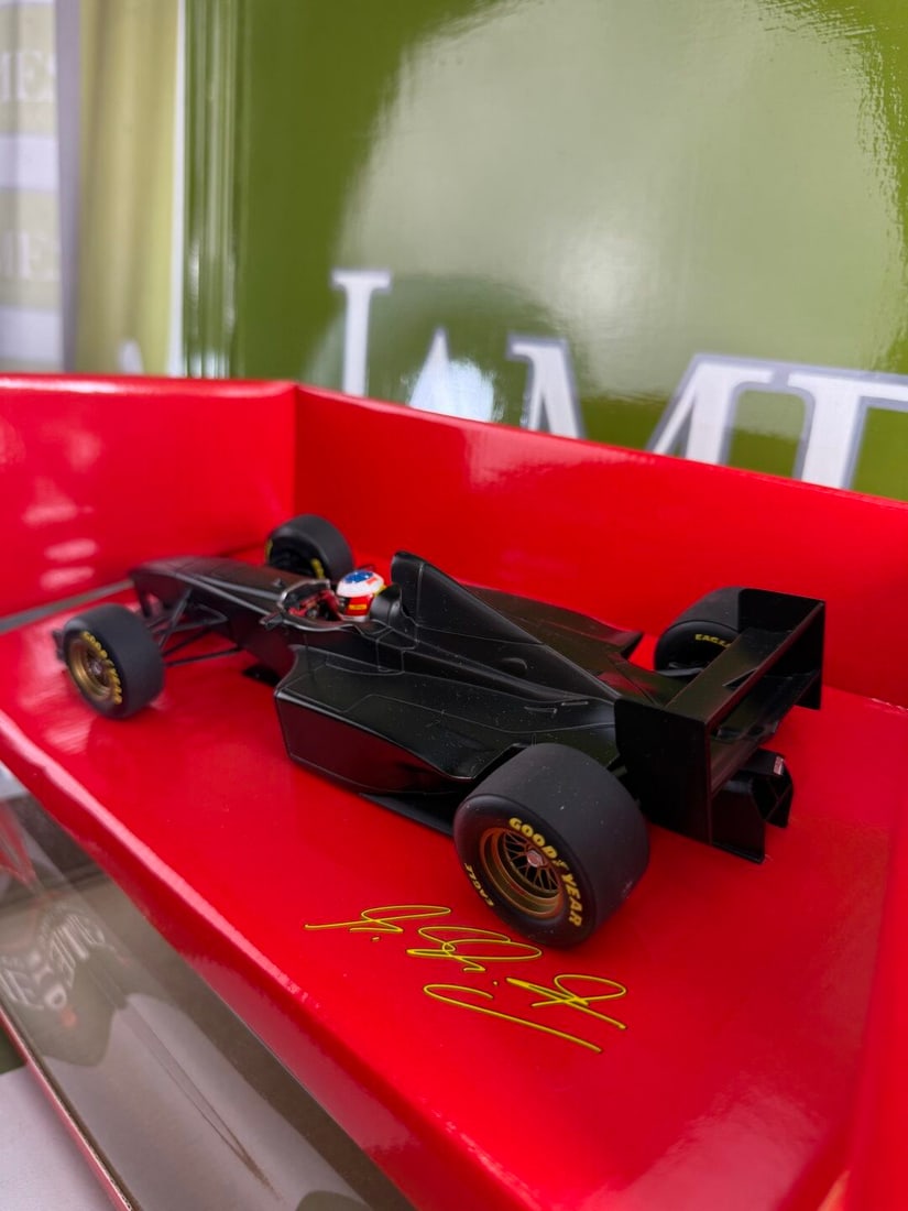 Michael Schumacher Collection 1:18 Ferrari Test Car Fiorano - 7