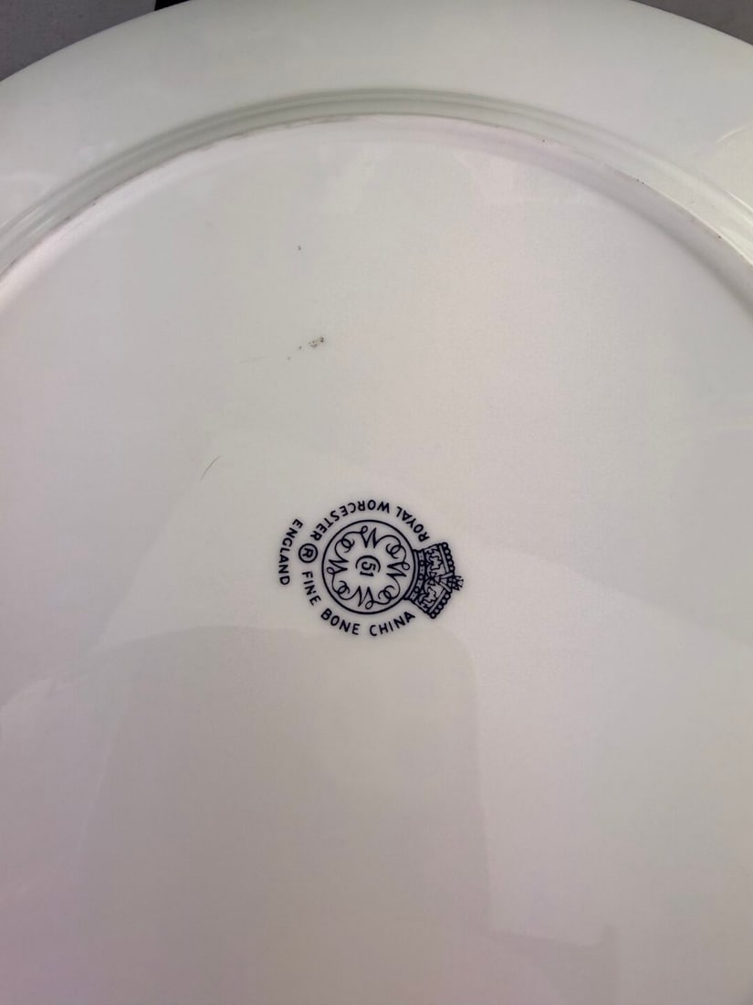 Nice Collection of Four Premium Quality Bone China Plates - 8